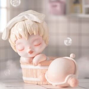 SKULLPANDA Warmth Series NIB - Loosening